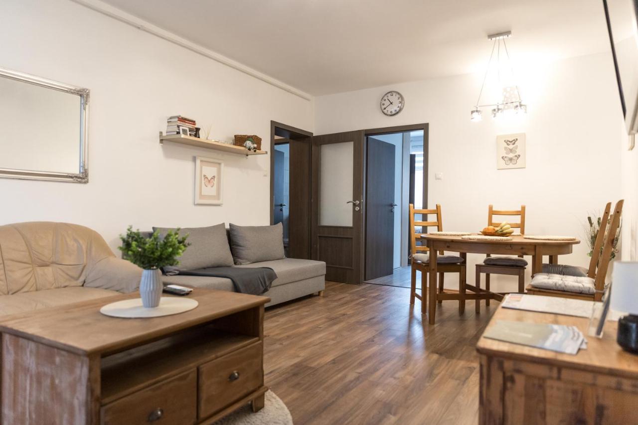 Sflower Apartman Eger Extérieur photo